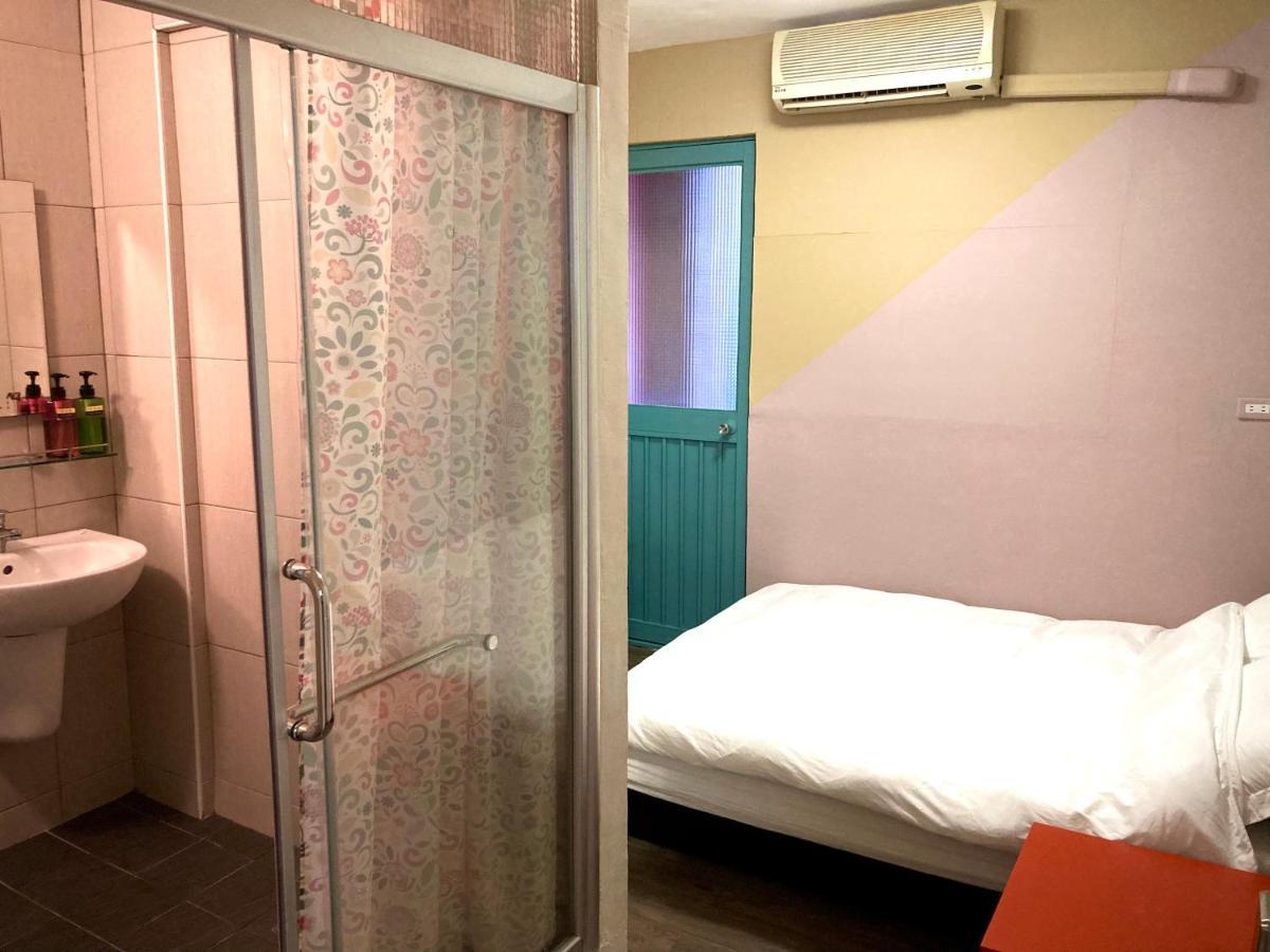 Apartament 台南富居tainan Fu House預訂後請主動聯繫做確認才保留訂房 Zewnętrze zdjęcie