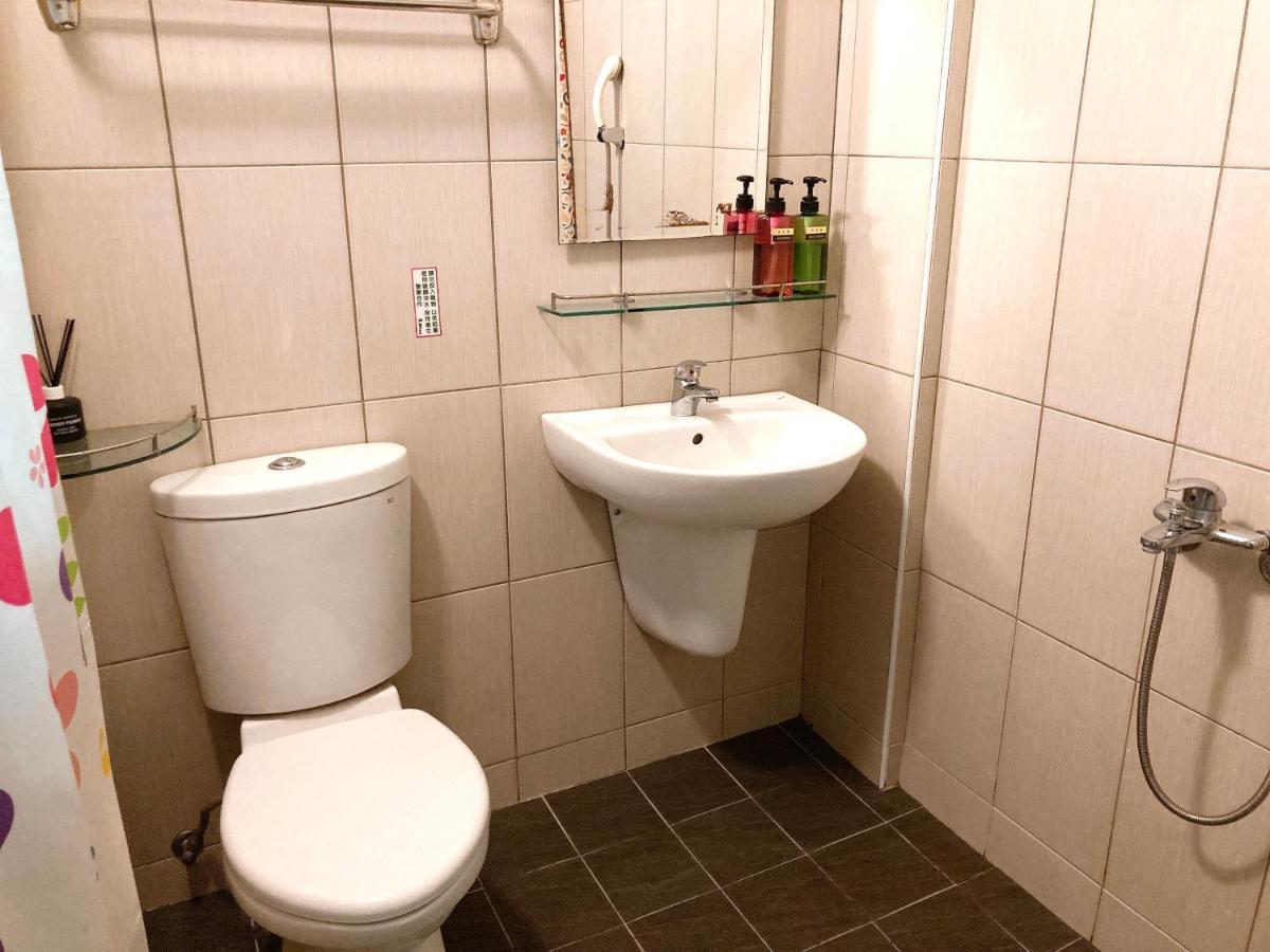 Apartament 台南富居tainan Fu House預訂後請主動聯繫做確認才保留訂房 Zewnętrze zdjęcie