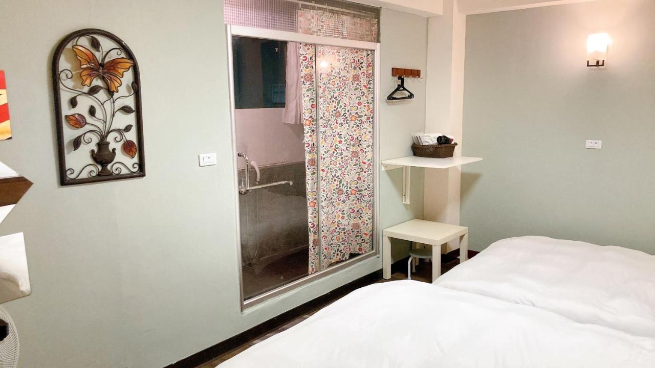 Apartament 台南富居tainan Fu House預訂後請主動聯繫做確認才保留訂房 Zewnętrze zdjęcie